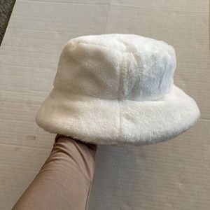 Fuzzy White Bucket Hat (probs 22ish inches around)